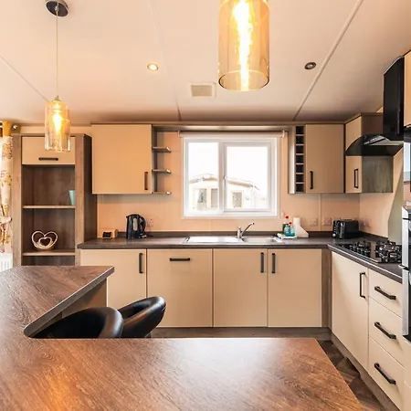 Springwell With Hot Tub Деревянный коттедж Малтон