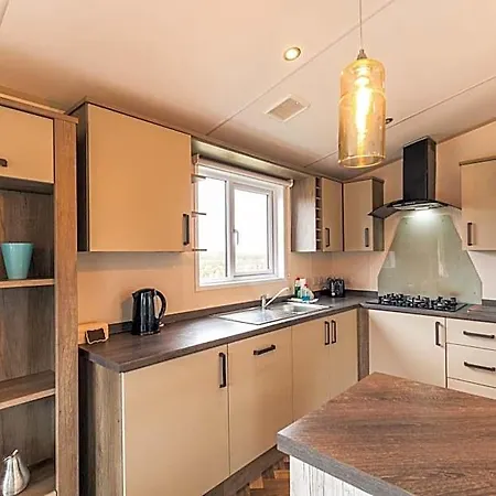 Springwell With Hot Tub Lodge Malton