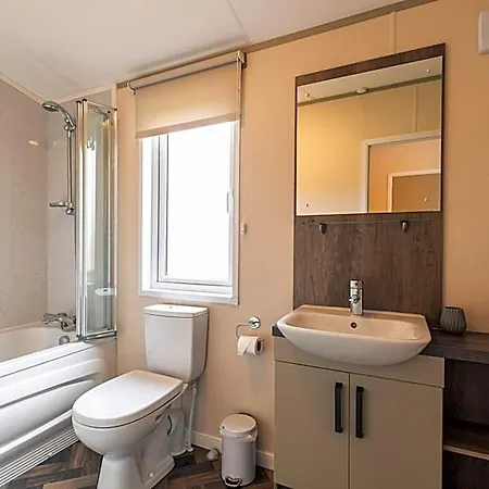 Lodge Springwell With Hot Tub