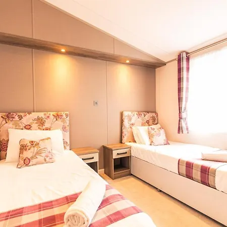 Lodge Springwell With Hot Tub Malton